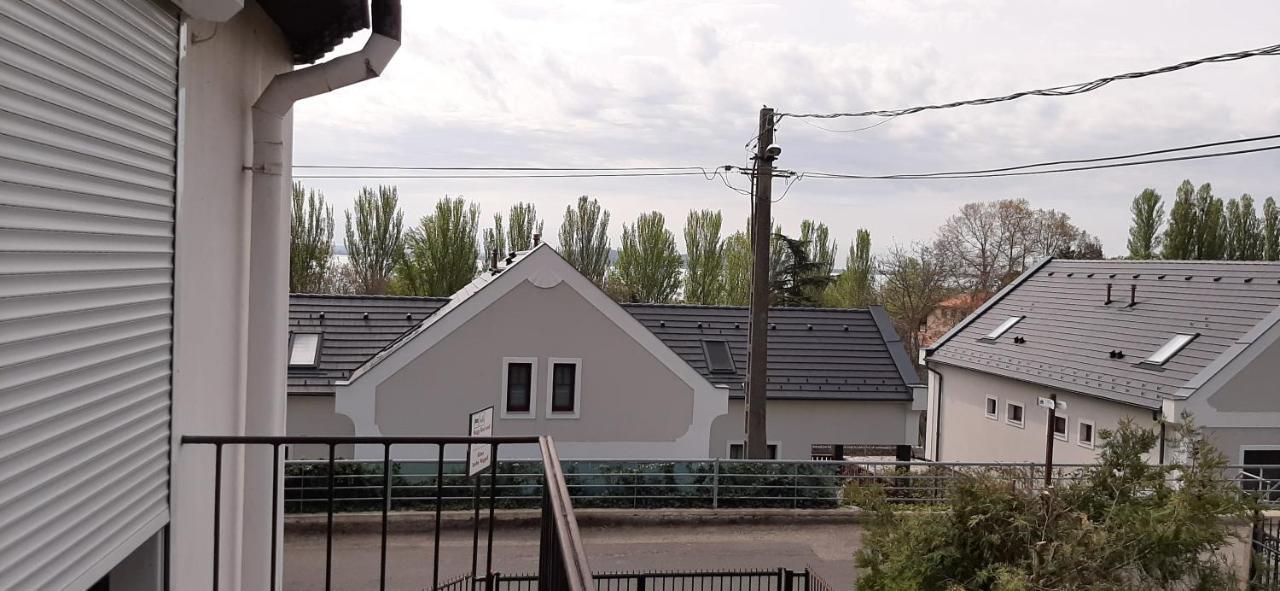 Hotel Nagy Vendeghaz Badacsonytomaj Exterior foto